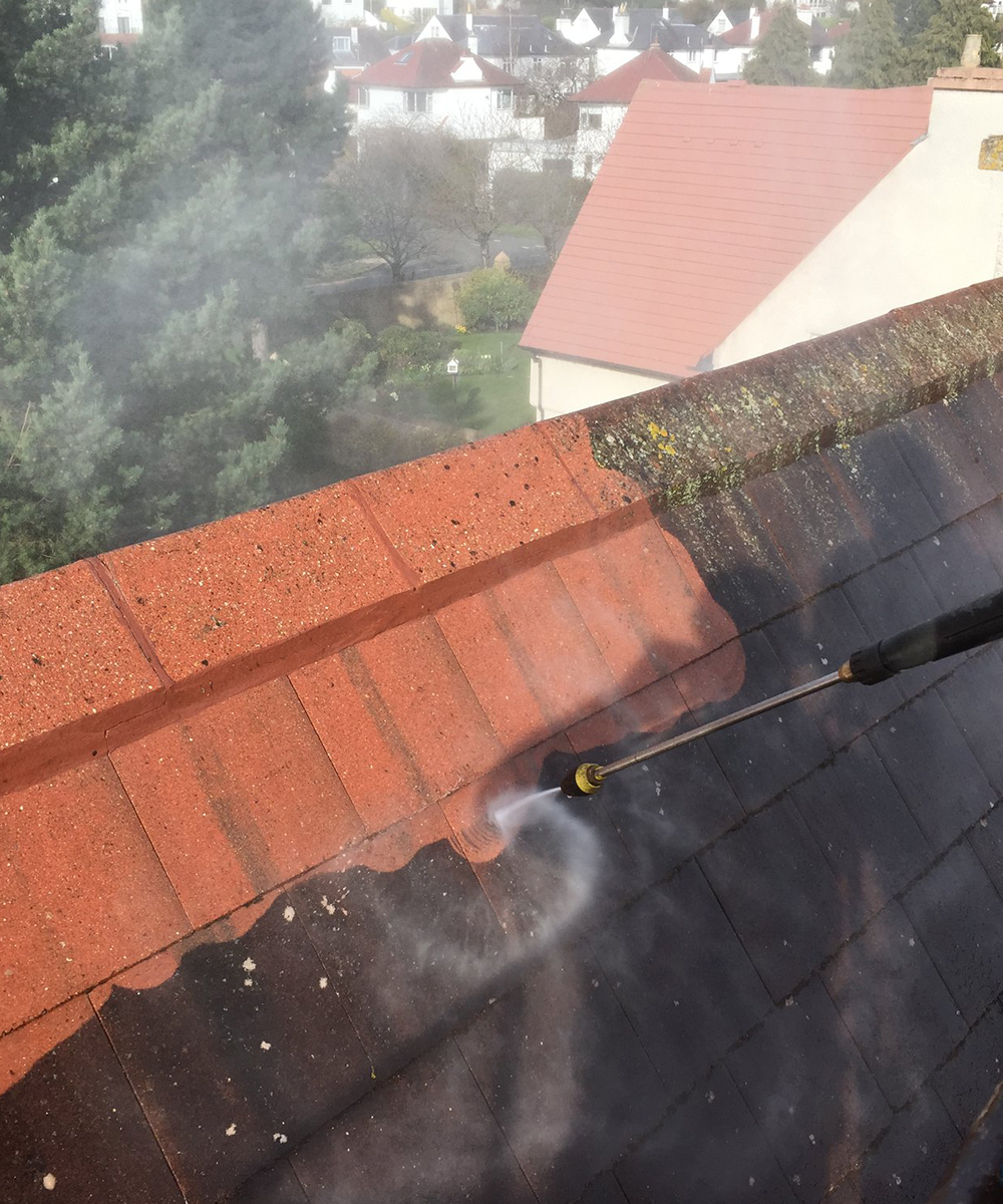 Demoussage de couverture en tuiles, ardoises ou zinc à Coulommiers (77120) en Seine et Marne 77